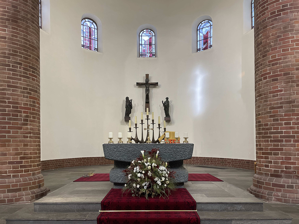 2024-11-08_altarraum_maria_hilf-s