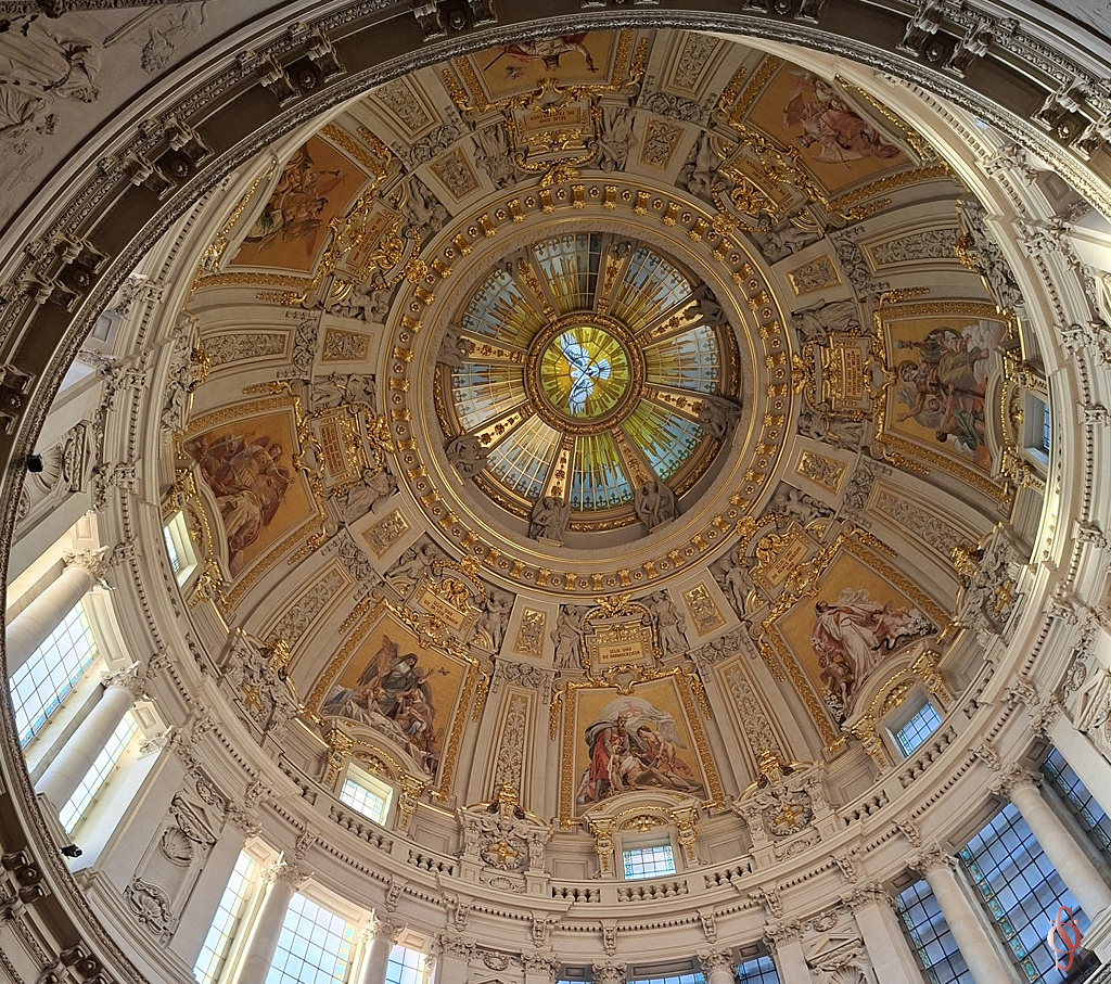 2026-09-27_die_kuppel_des_doms-175515-s